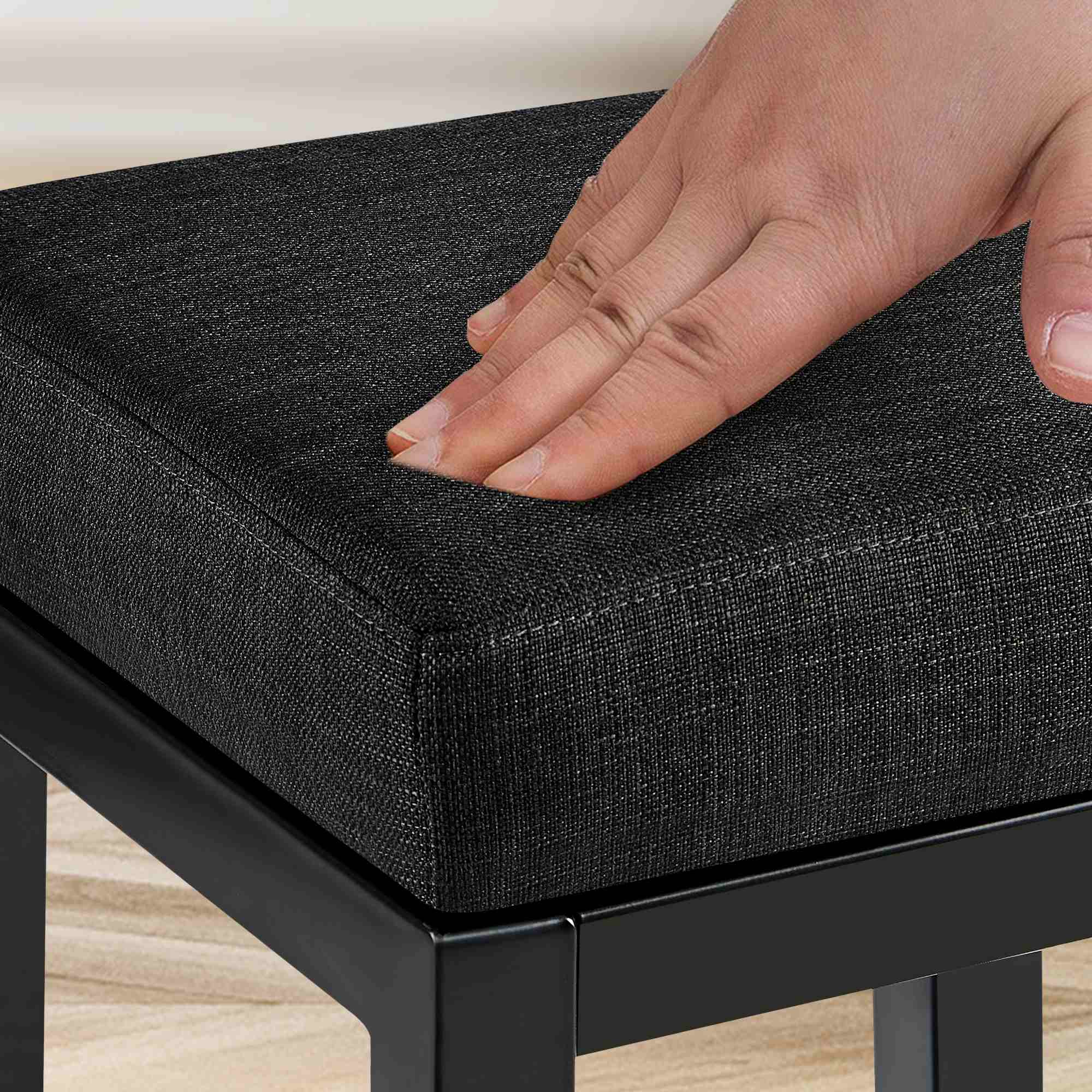 Tabouret de bar Taylor tissu hauteur d'assise 78 cm piètement métal noir