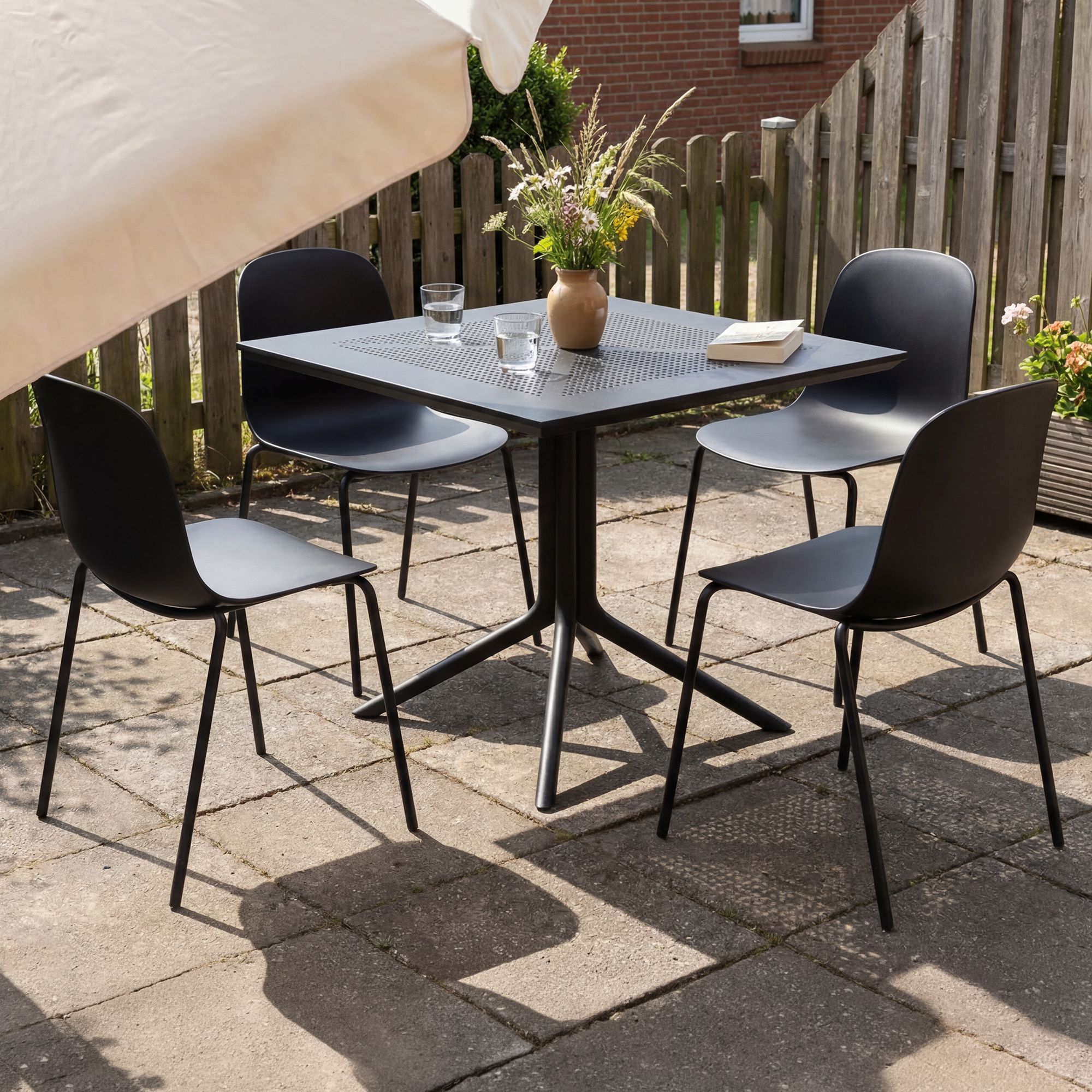 Ensemble de jardin Zeron avec 4 chaises