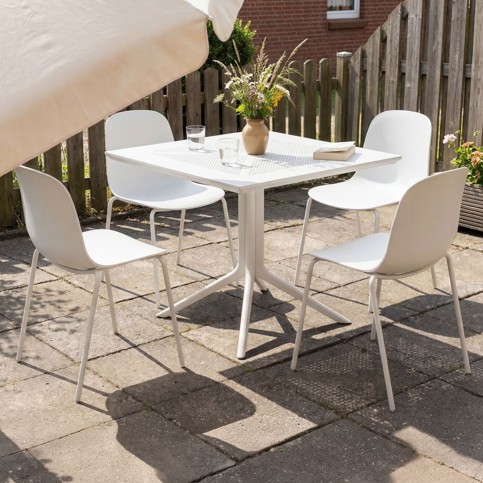 Ensemble de jardin Zeron avec 4 chaises