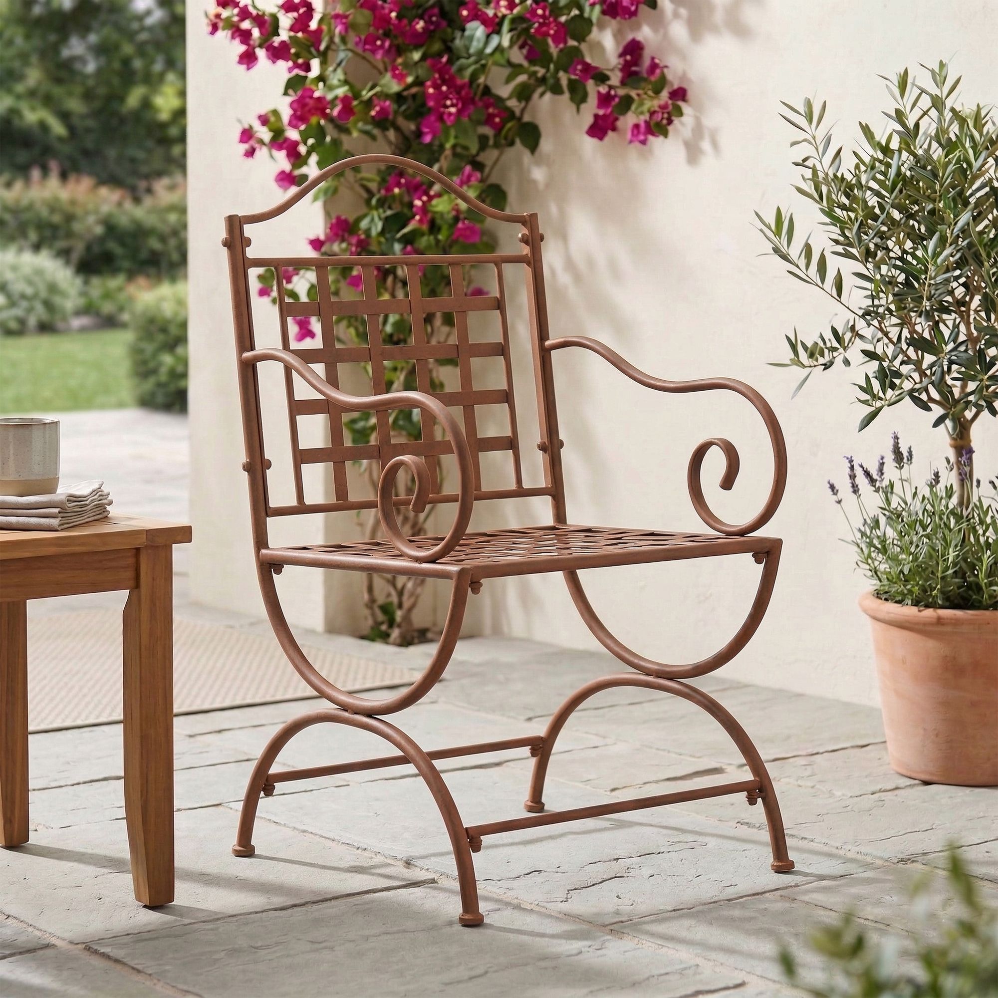 Chaise Lotta