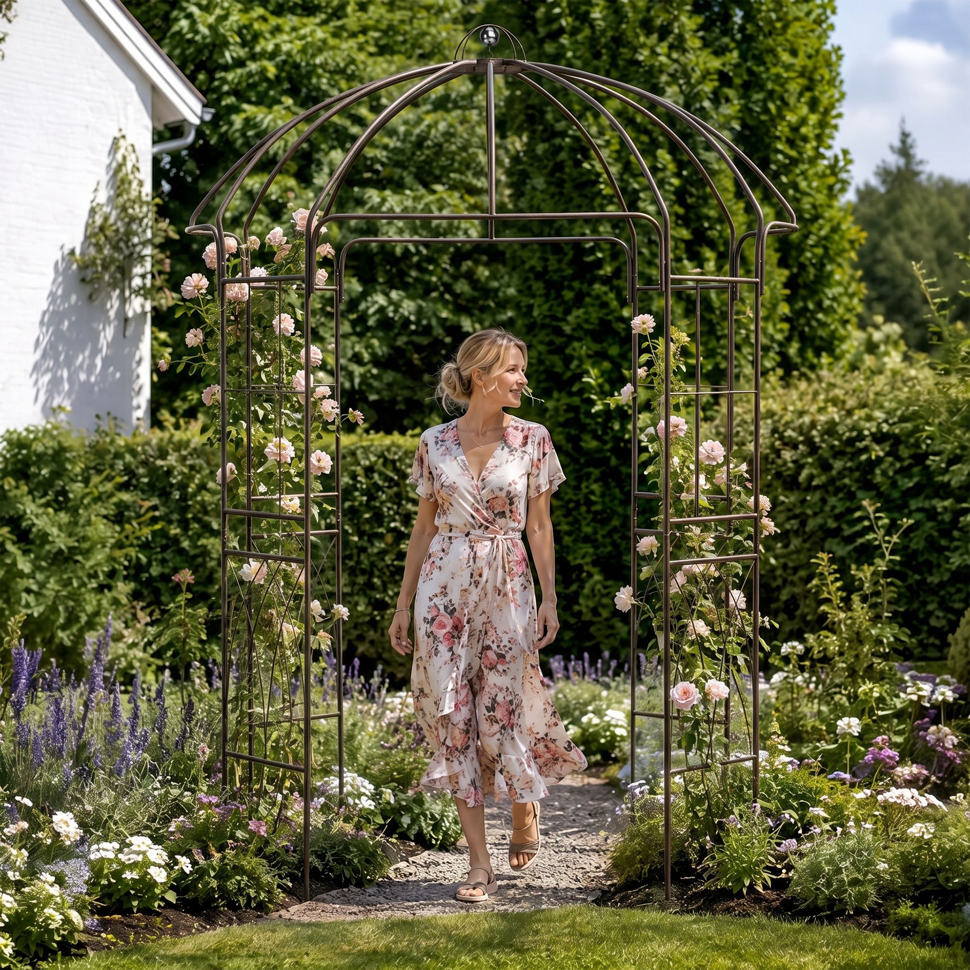 Pavillon de jardin Keira avec treillis