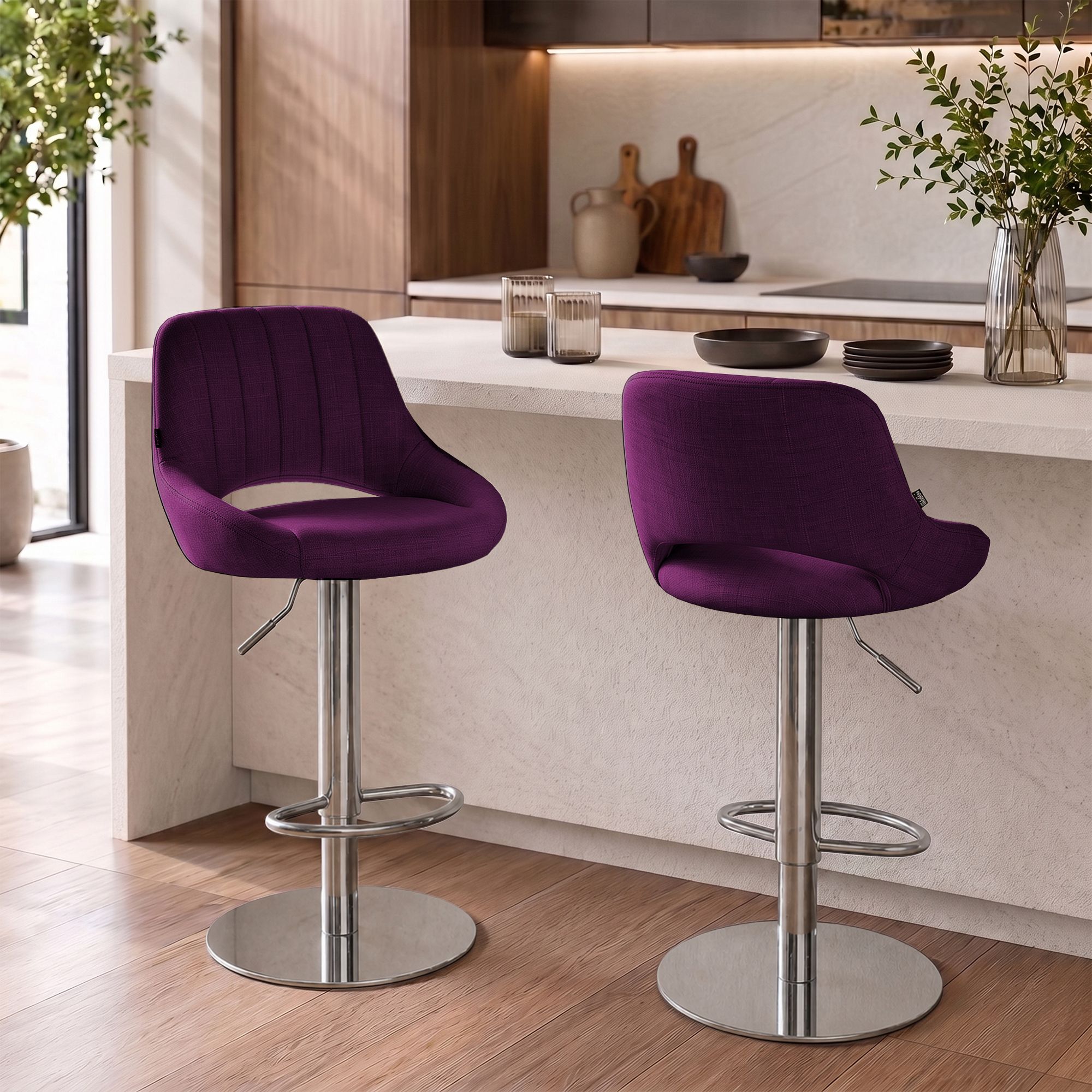 Tabouret de bar Milet avec structure stable chromée