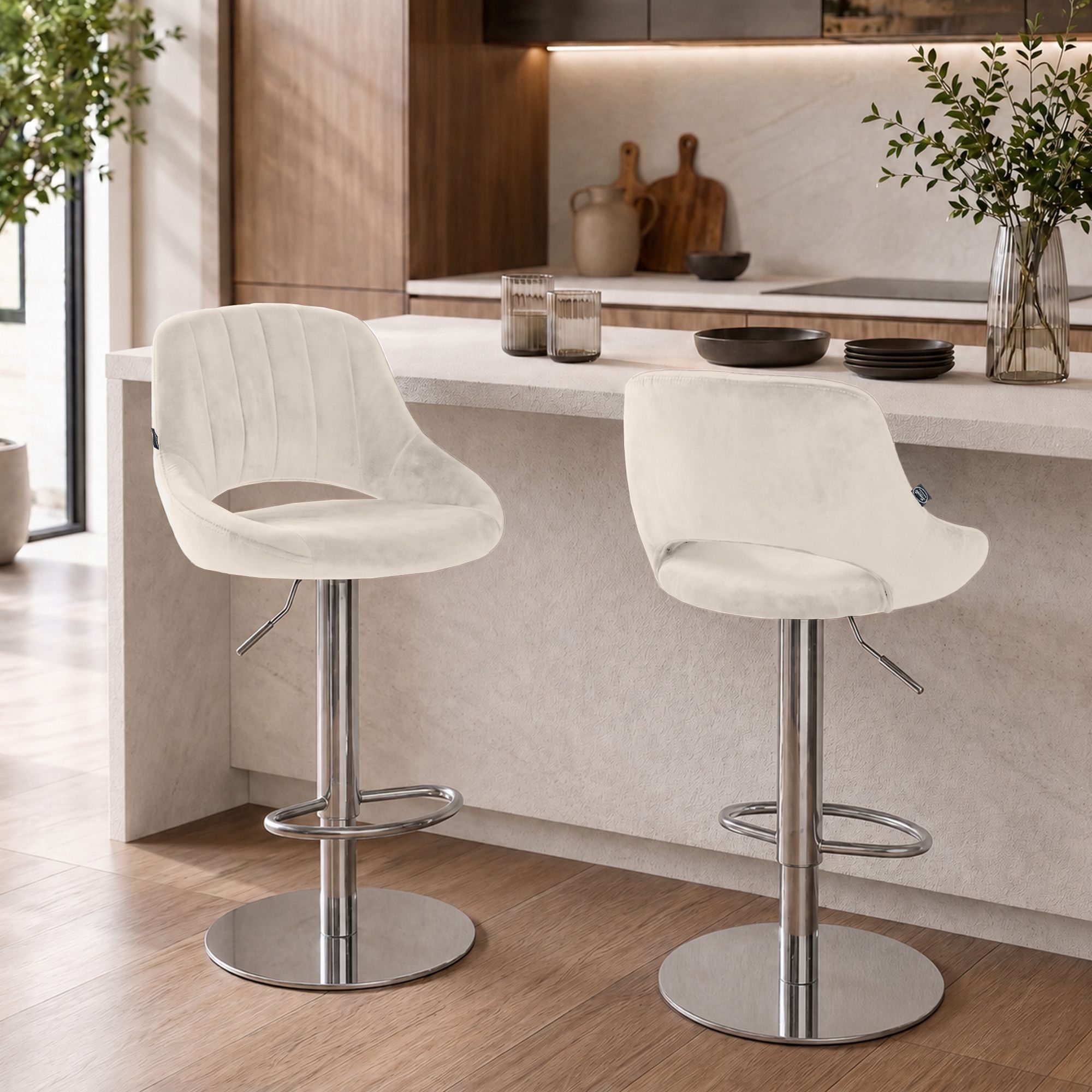 Tabouret de bar Milet avec structure stable chromée