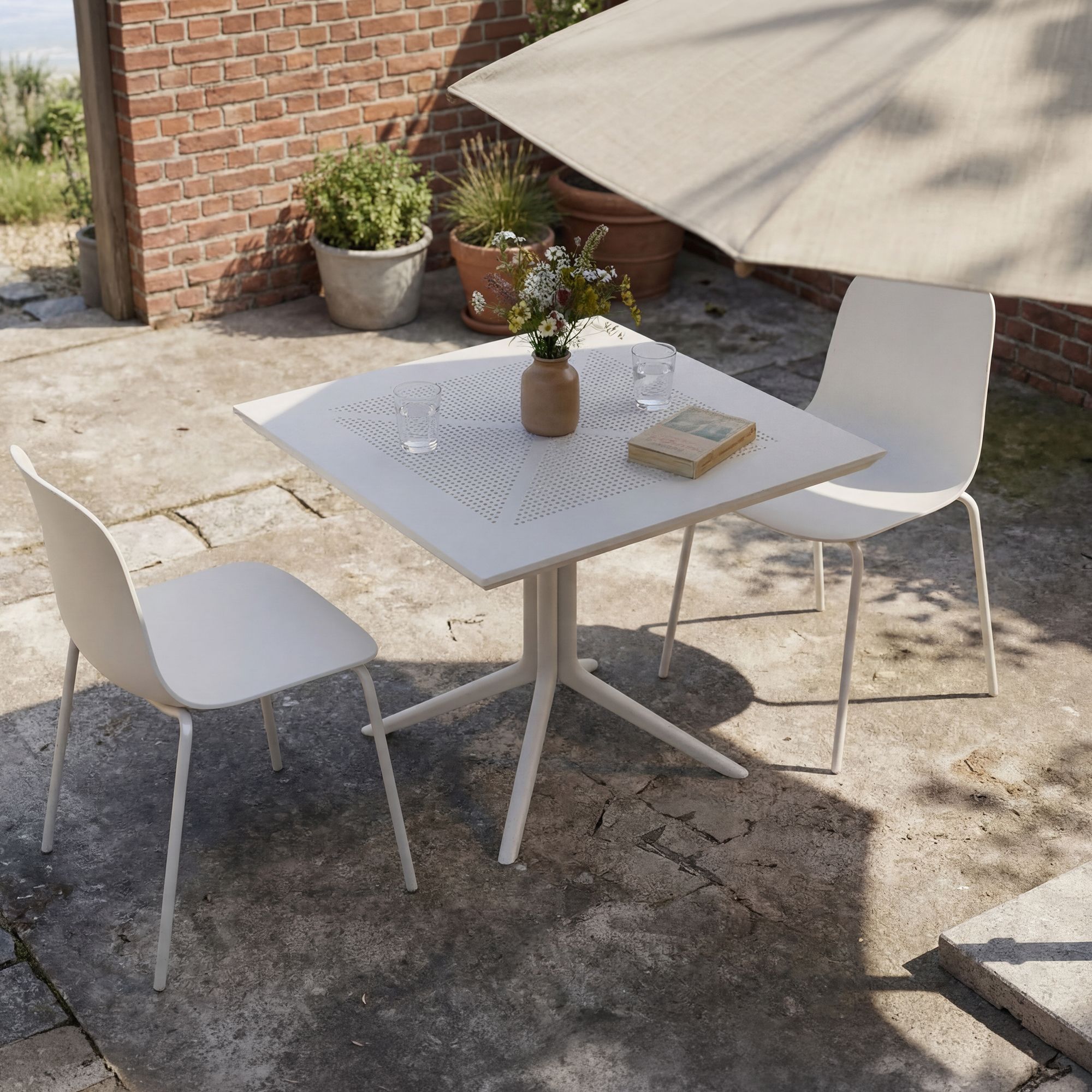 Ensemble de mobilier de jardin Zeron avec 2 chaises