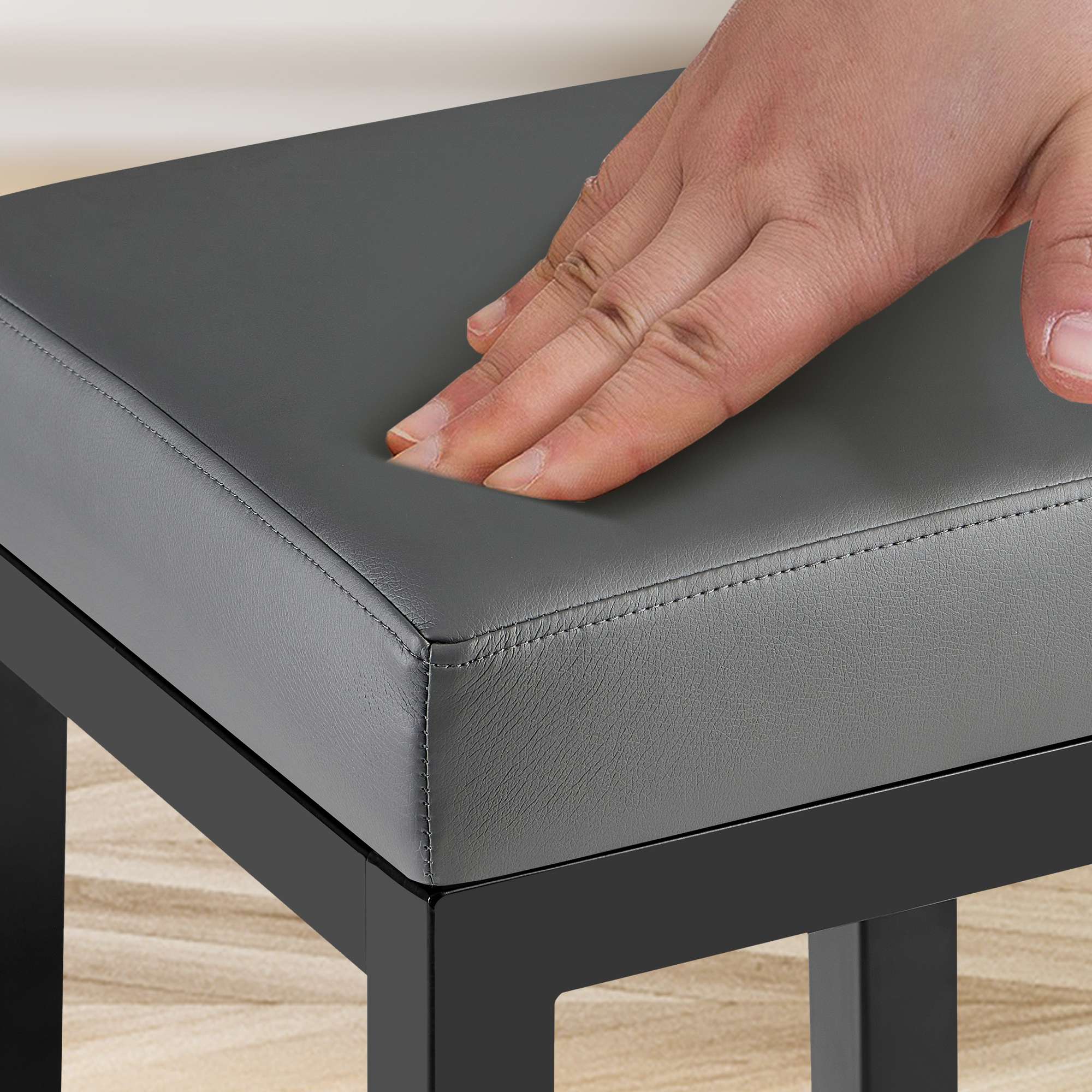 Tabouret de bar Taylor revêtement similicuir hauteur d'assise 78 cm piètement métal noir